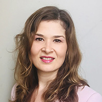 Dr Magdalena Fiolna - Gynecologist